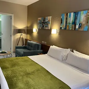 https://aneto-hotel.topbarcelonahotels.com